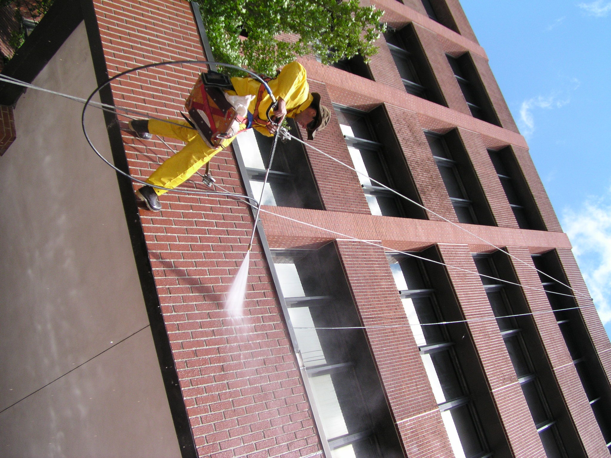 Delivering commercial pressure washing solutions